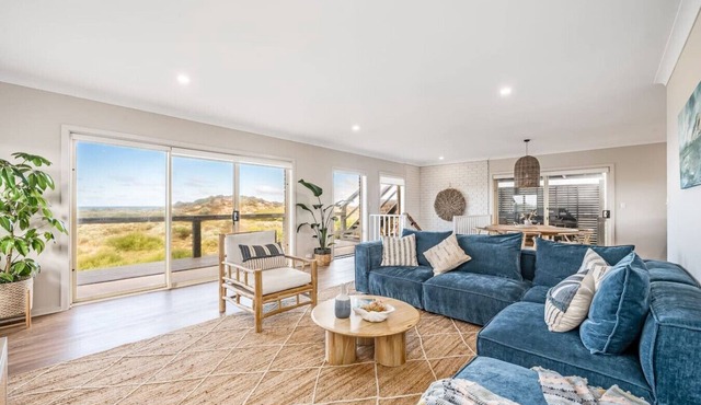 Surfers Reserve - Sophisticated Beachfront Sanctuary