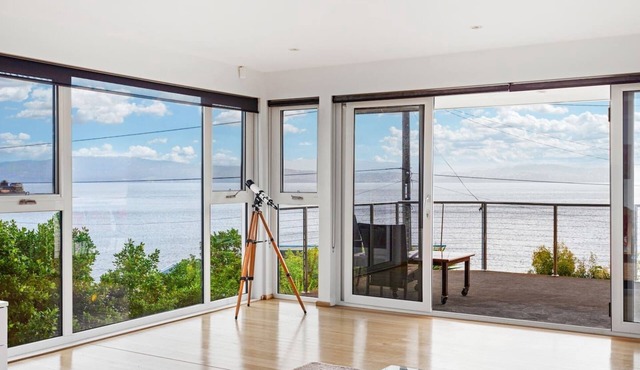 Syrrah Serenity Beachfront Bliss at Opossum Bay