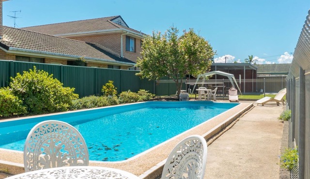 Tamara Court - two minutes walk to Sawtell Village