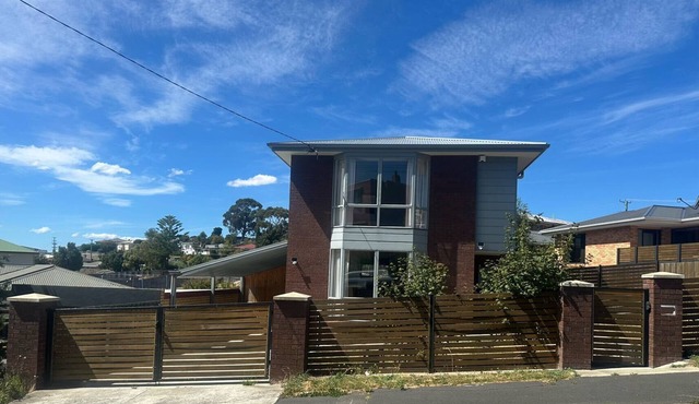 Tasman Tranquility - close to City & Airport in West Moonah