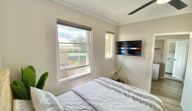 The Beach Side Micro Apartment With Free Parking in Blacksmiths