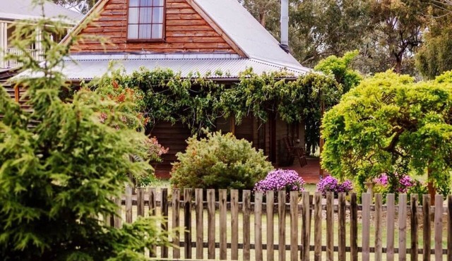 The Cottage at Paramoor Winery