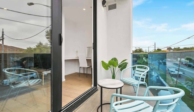 The Even Apartment in Carnegie with parking