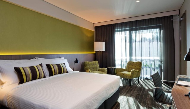 The Glen Hotel & Suites