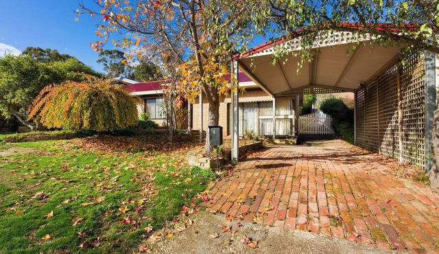 THE GREENERY Castlemaine- whole house comfort + extensive gardens -dog friendly