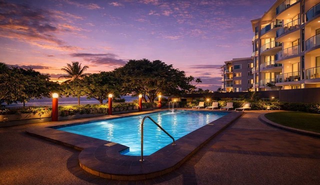 The Strand Townsville | Ocean View | Pool & Parking