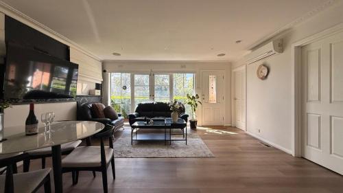 The Wantirna Retreat - Welcoming Family Home