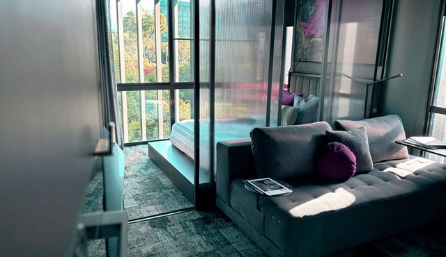 Tiny 'Lagoon' Escape – Soft, Serene, Central!
