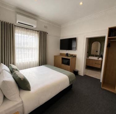 Tourist Hotel Queanbeyan