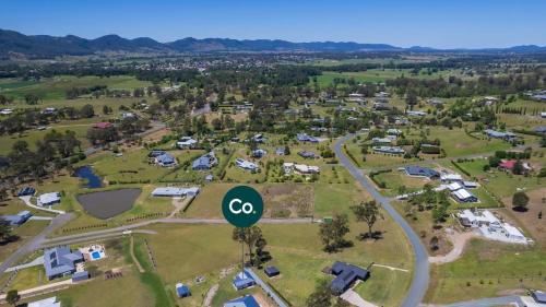 Tranquil Country Escape With Scenic Views