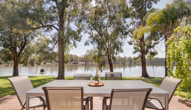 Twin Rivers Whitehouse on the Murray