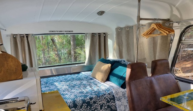 Unique getaway for two in the restored Bedford Bus - 5 min from the town centre!