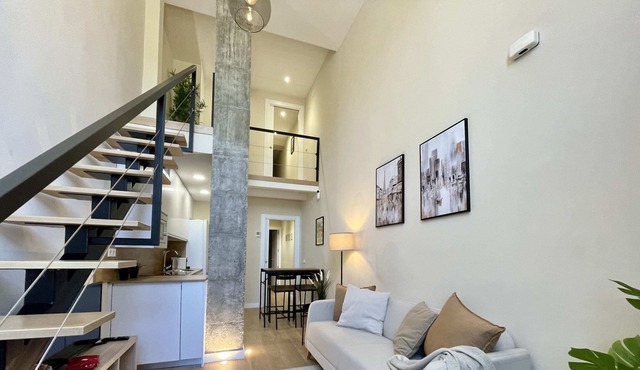 Ventas Plaza | Modern 2 Bedroom Duplex in Madrid
