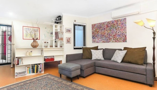 Vibrant Newtown Studio, Ideal Summer Rooftop