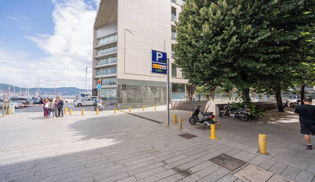 Vigo's promenade and views of the Nautico Deportivo (ideal for families).
