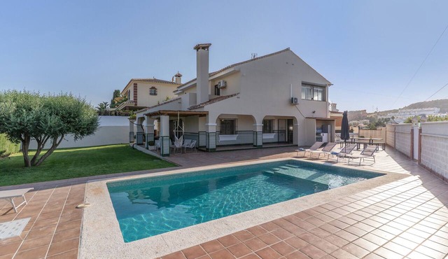 Villa Azucena – Private Pool, Garden, Wi-Fi, Air Conditioning, Near the Beach