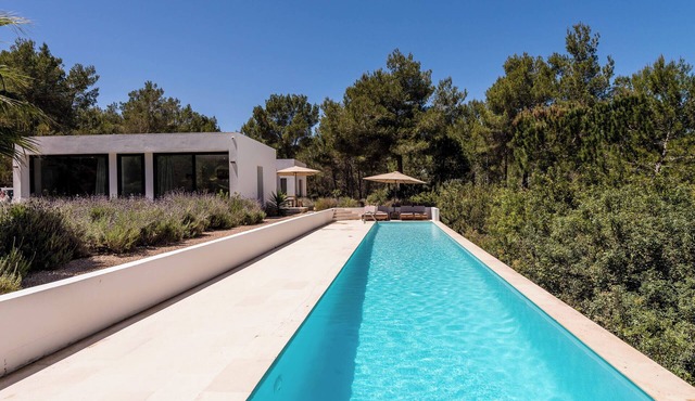 Villa Can Secorrat - Four Bedroom Villa, Sleeps 8