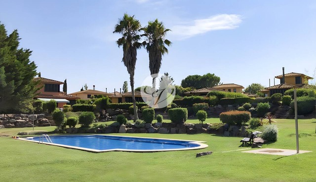 Villa 'Isabelle' with Shared Pool, Private Terrace and Wi-Fi