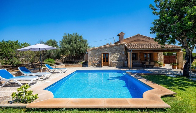 Villa 'Sestadors' with Mountain View, Wi-Fi and Air Conditioning