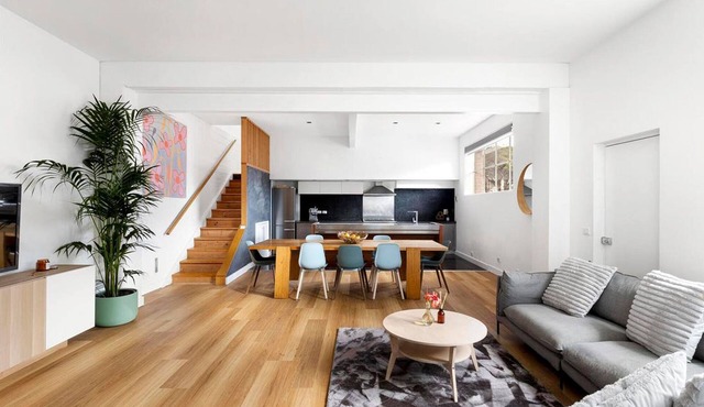 Warehaus/Loft Style 2 Level XL Size Space