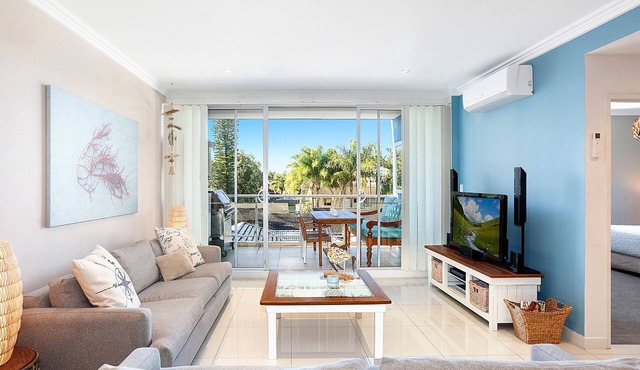 Waterfront Getaway - Bluey's Beach House