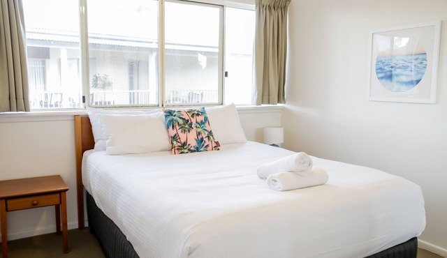 Whale Watch Unit 15 - Spacious Beachfront Apartment