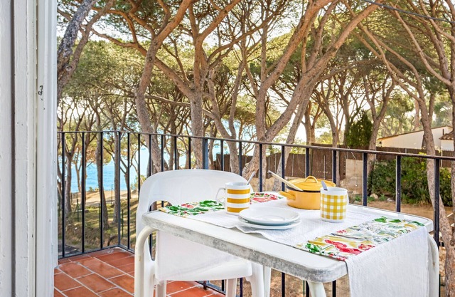 1ANC 09 - Basic 1 bedroom apartment located very close to the beach of Llafranc