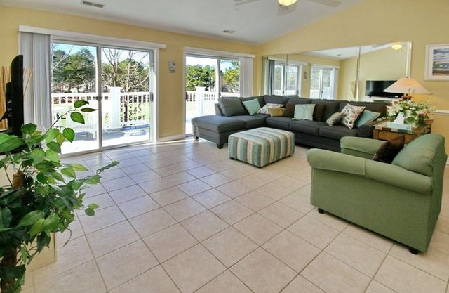 2108 Commons II