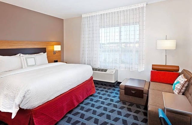 3-Star Hotel ∙ TownePlace Suites Dothan