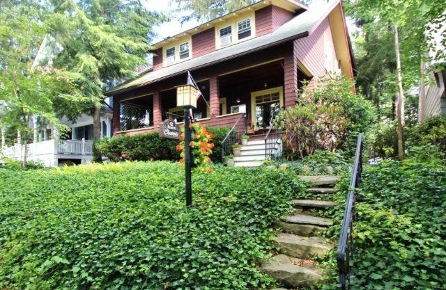 42 Forest Lane