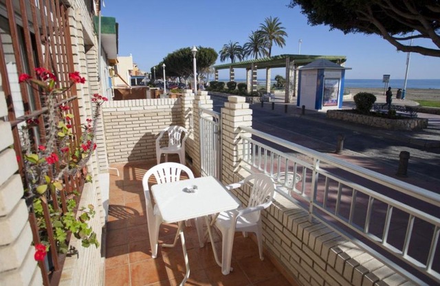 Apartment - 2 Bedrooms with WiFi and Sea views - 01613