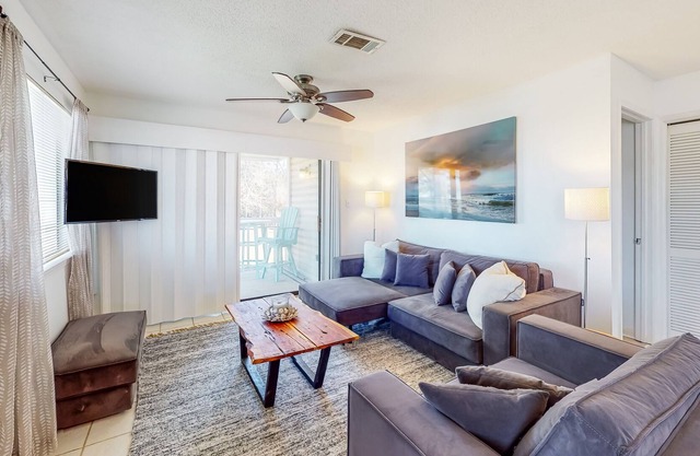 Bay View Condo with WiFi, Balcony, AC, W/D, Seasonal Outdoor Pool, & Boat Dock