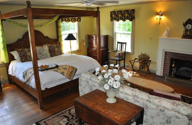Bear Creek Inn
