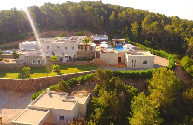 Beautiful 5 Star Villa with Private Pool, Ibiza Villa 1019
