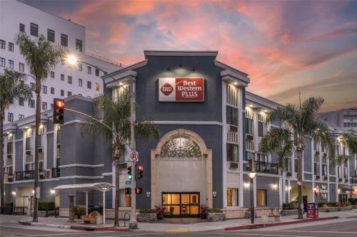 Hotel At The Convention 