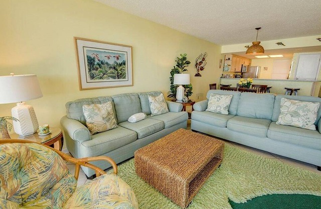 Condo ∙ 2 bedrooms ∙ 6 guests