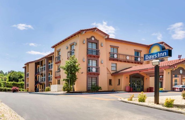 Days Inn by Wyndham Birmingham West