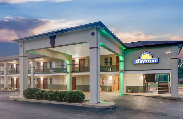 Days Inn by Wyndham Hamilton