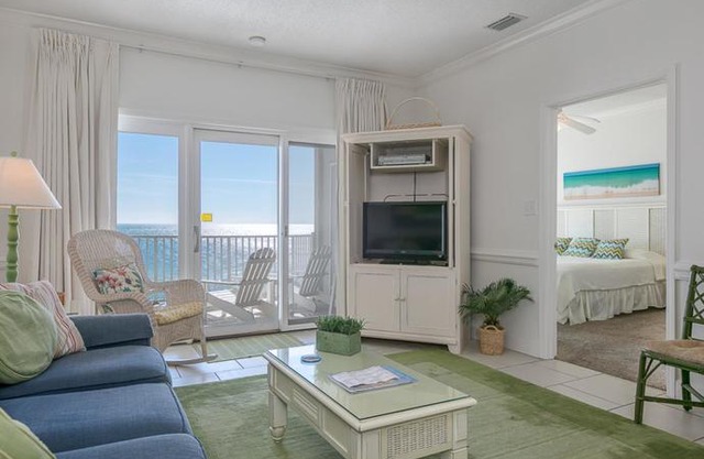 Dolphin Key #4B by Vacasa