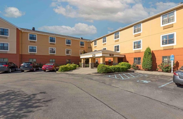 Stay America Suites Buffalo Amherst 