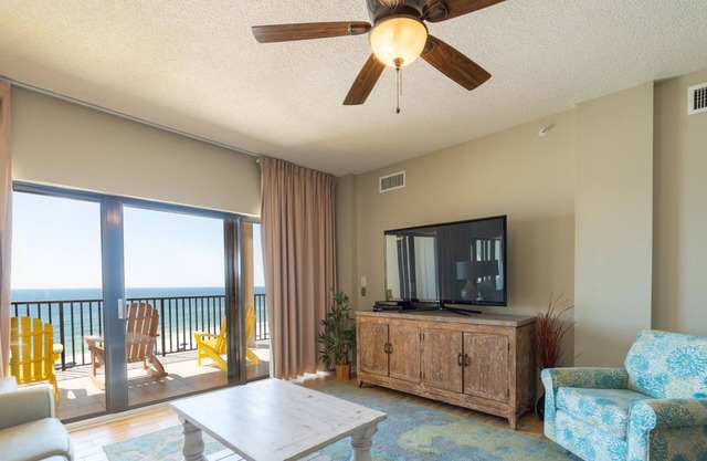 Gulf Front Condo | Outdoor & Indoor Pools!