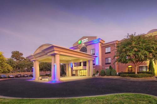 Holiday Inn Express Hotel North Wake Forest Ihg 