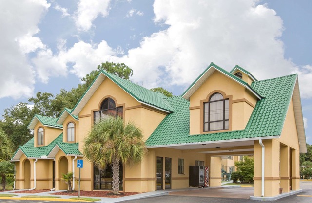 Howard Johnson by Wyndham Dothan