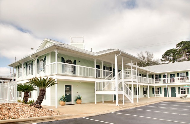 Key West Inn - Millbrook