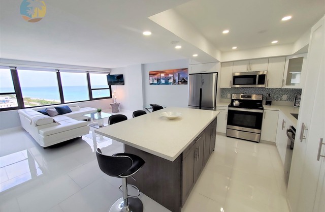 Modern 3 Bedroom with Ocean Views - 1104