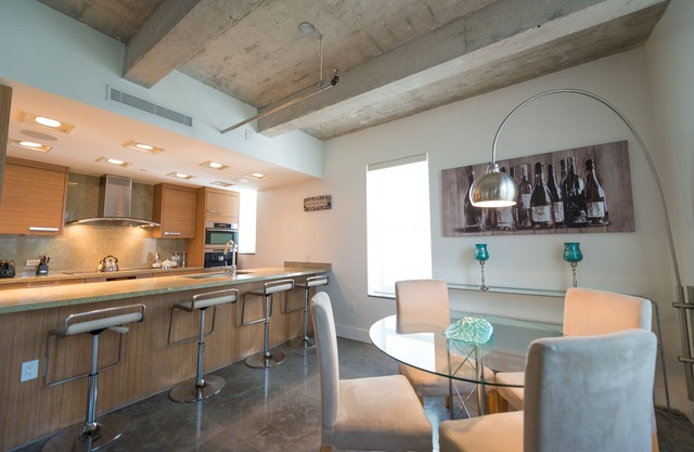 Netherland Renovated 2br/2ba on Ocean Drive