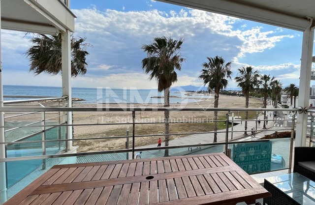 Nice appartment situated on the sea front.