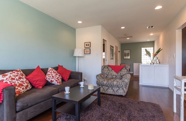 Peaceful Silverlake Hills 2 Bedroom Retreat With View