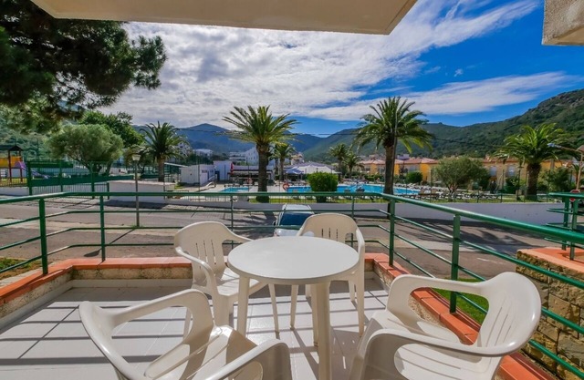 Rescator Resort 210 - One Bedroom Apartment, Sleeps 4