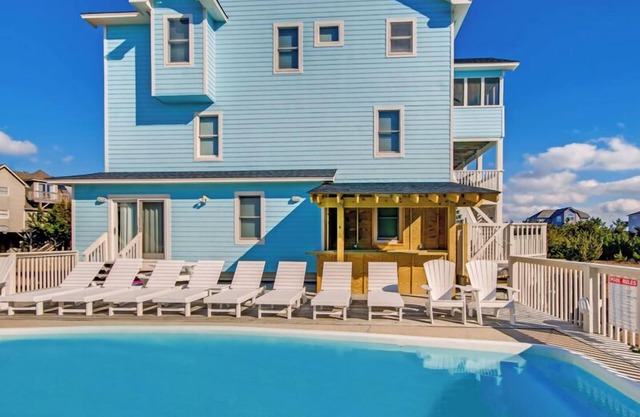 Semi-Oceanfront Dog Friendly w/Pool, Hot Tub, Game Room, Theater, Tiki Bar